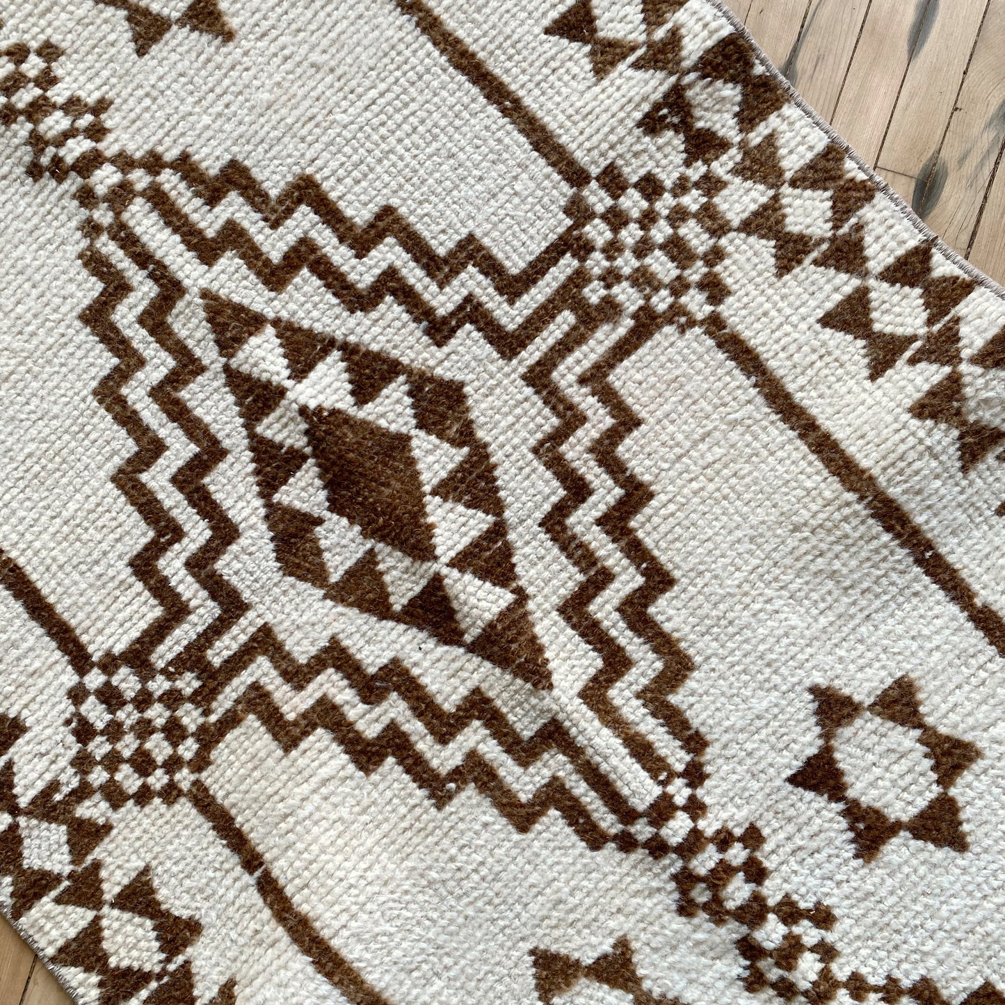Vintage Neutral Herki Runner Rug (2.6 x 13.4)