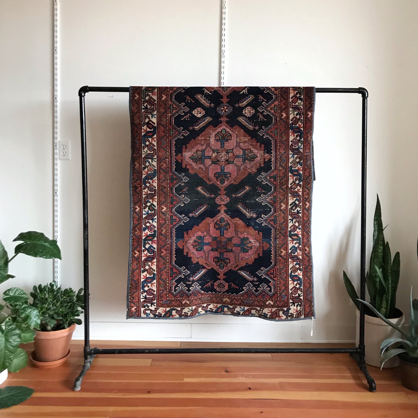 “DANA” Vintage Hand-knotted Area Rug (3.5 x 5.10)