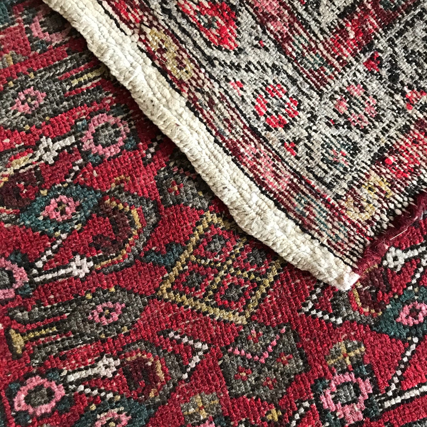 “HANNA” Vintage Hand-knotted Rug (2.4 x 4.10)