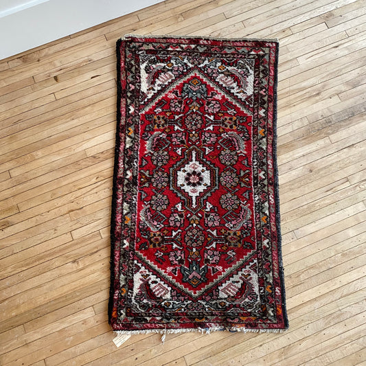 "ELAINE" Vintage Hand-knotted Rug (2'3" x 4'2")
