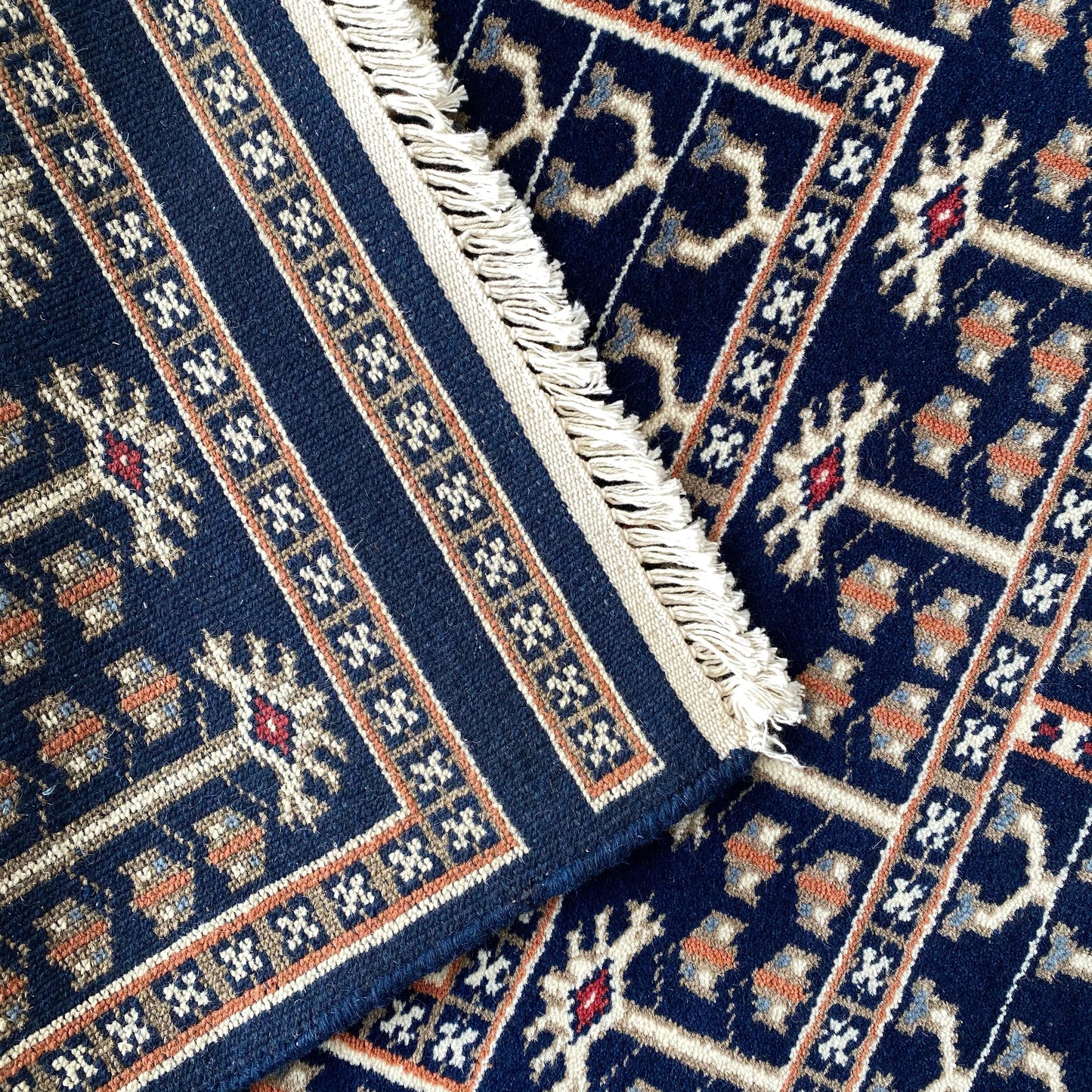 Vintage Hand-knotted Rug (2.7 x 4)