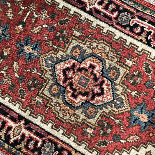 "WREN" Runner Rug (9.8 x 2.6)