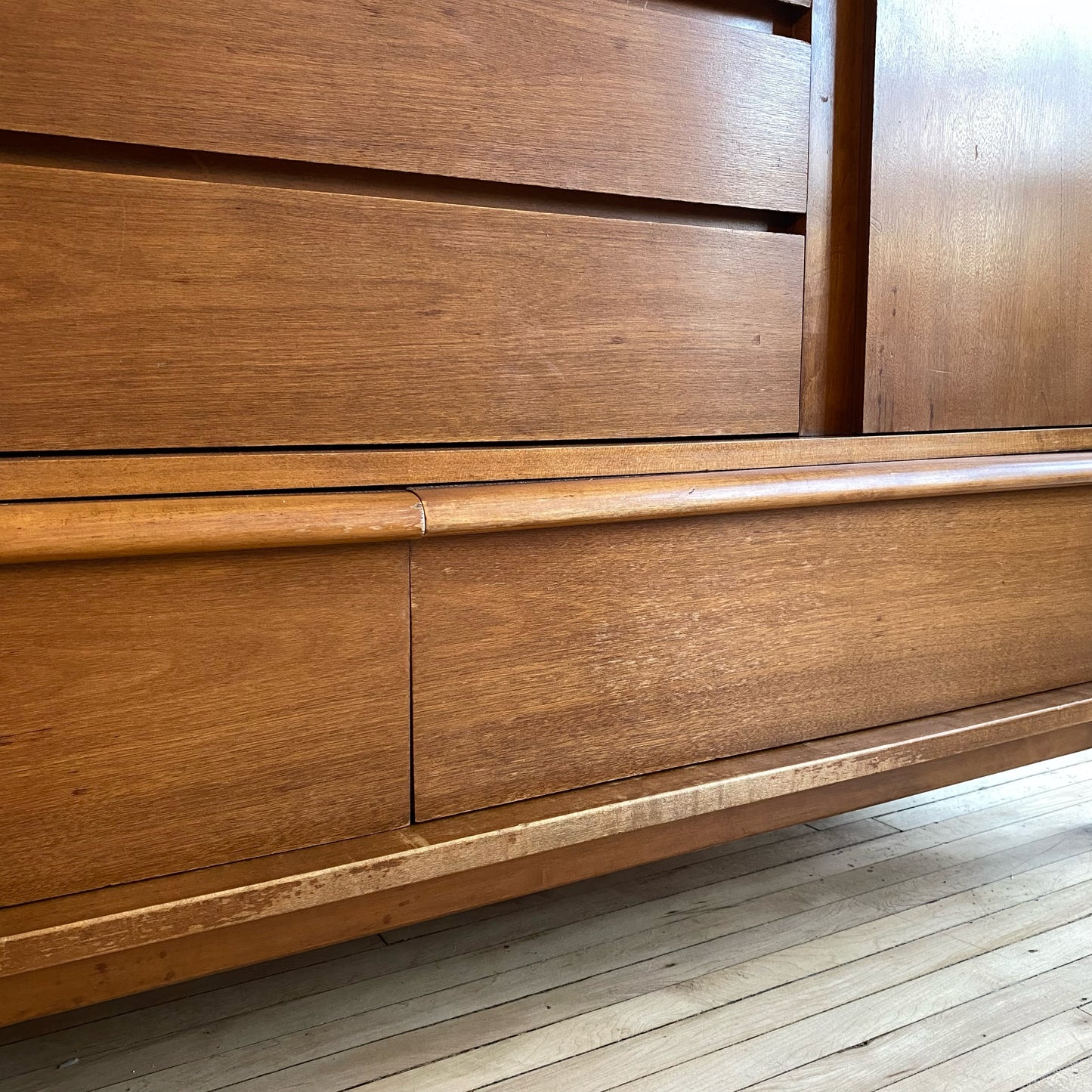 Vintage Mid-Century Credenza / Buffet