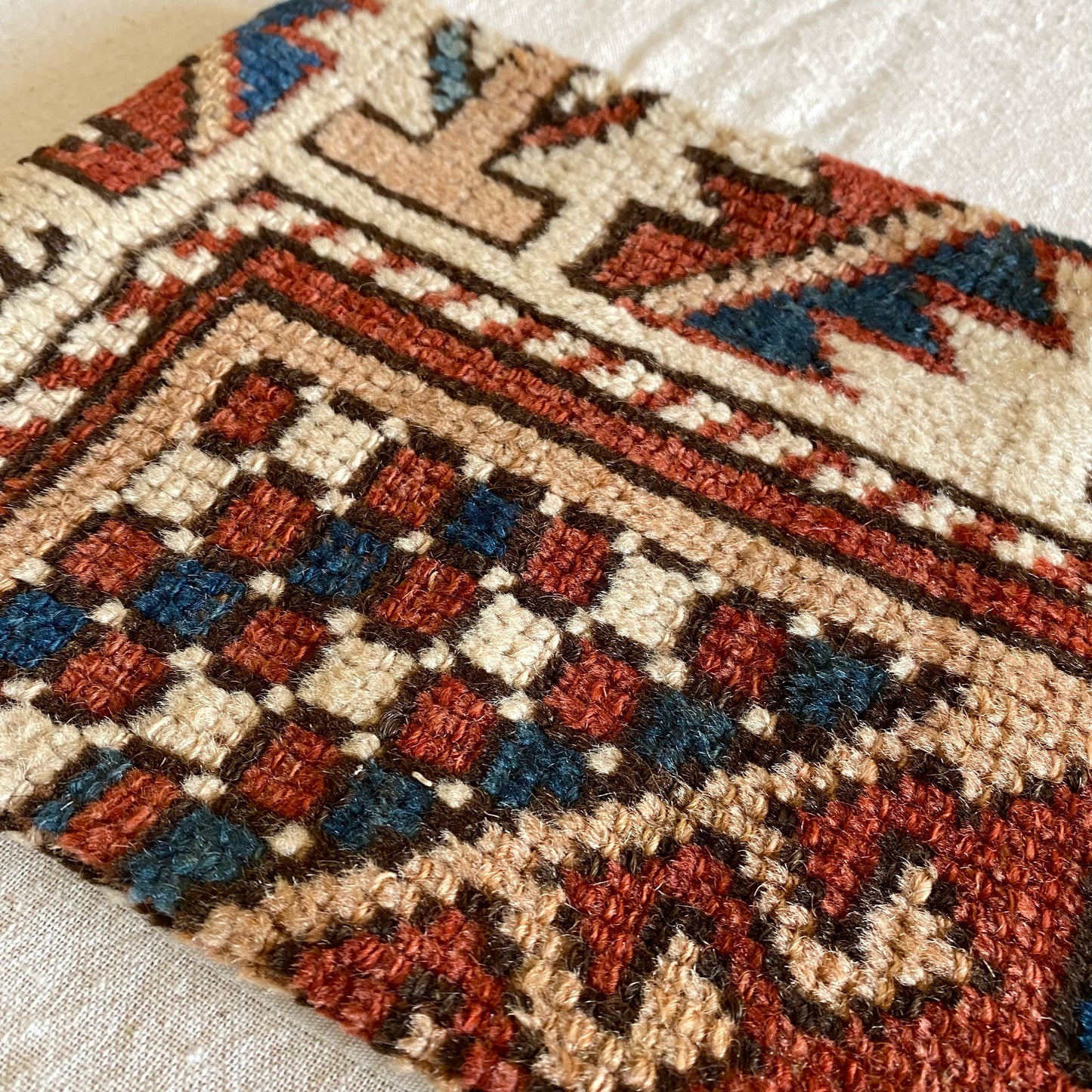 Hand-knotted Turkish Pillow Cover (8x16)