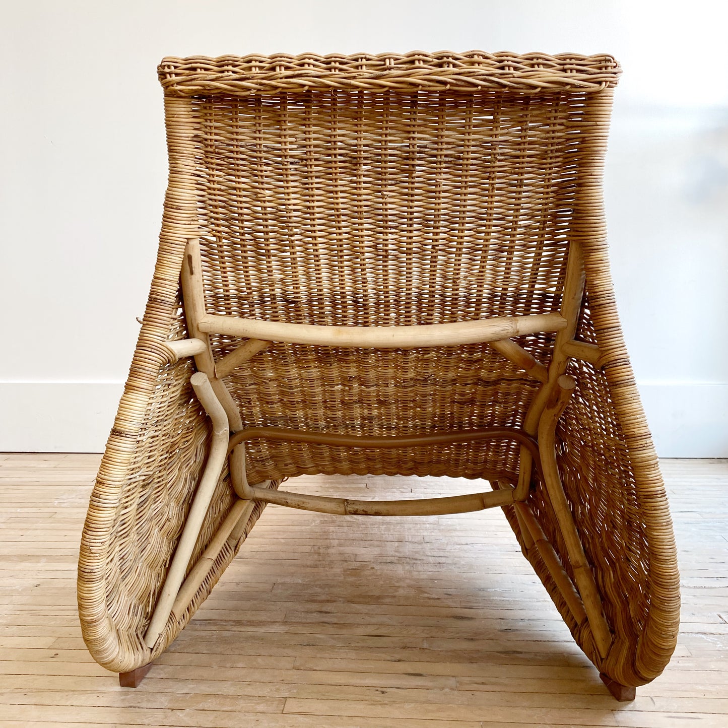 Vintage Sculptural Wicker Chaise Lounge Chair