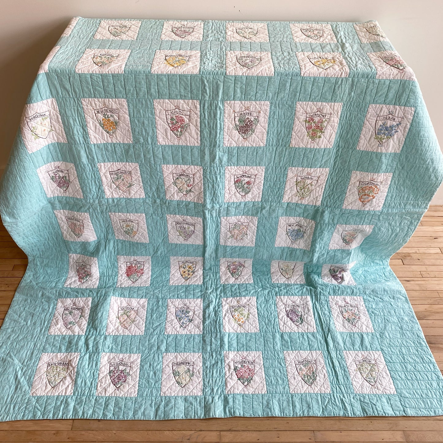 Vintage 48-State Flower Quilt (87" x 72")