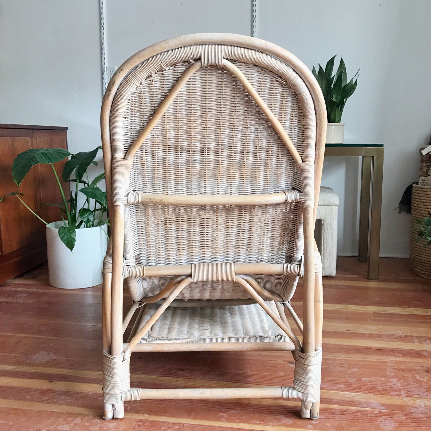 Vintage Wicker Lounger with Footrest