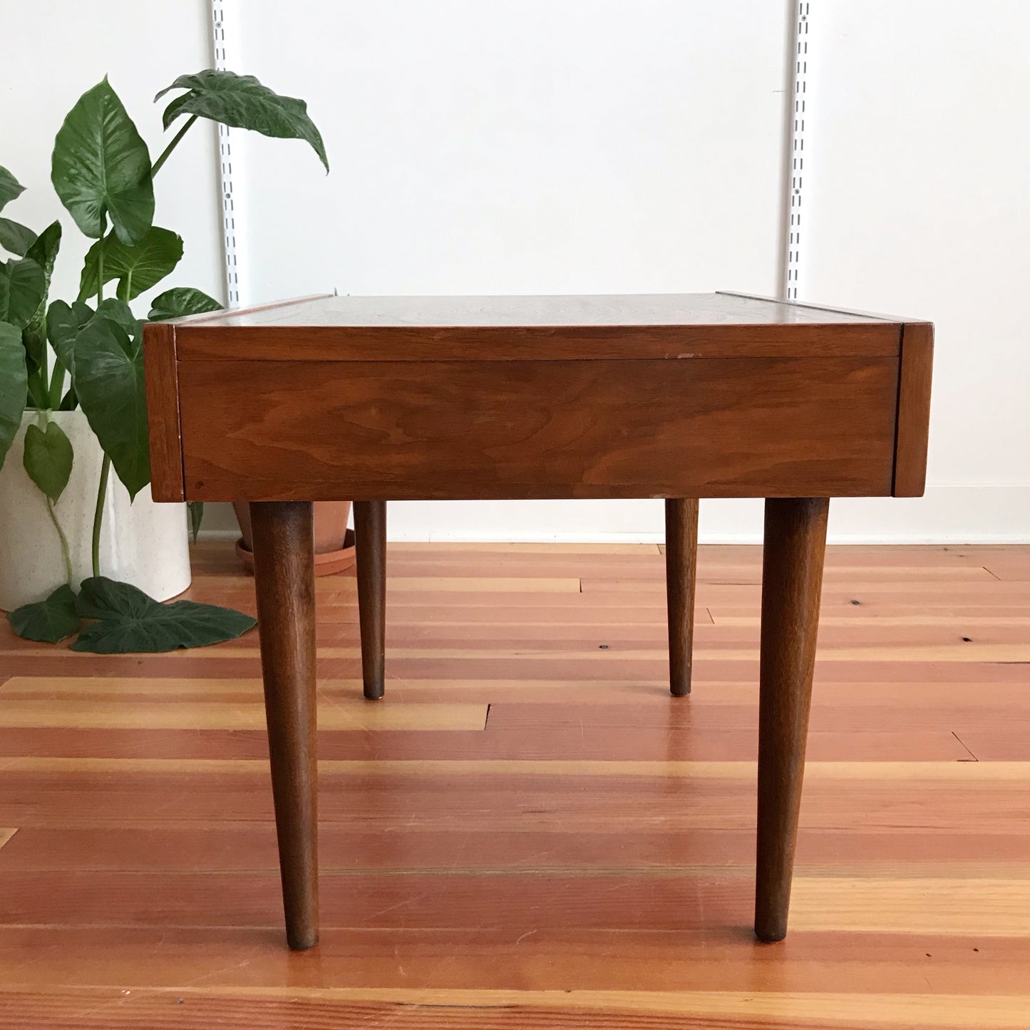Vintage MCM End Table by American of Martinsville