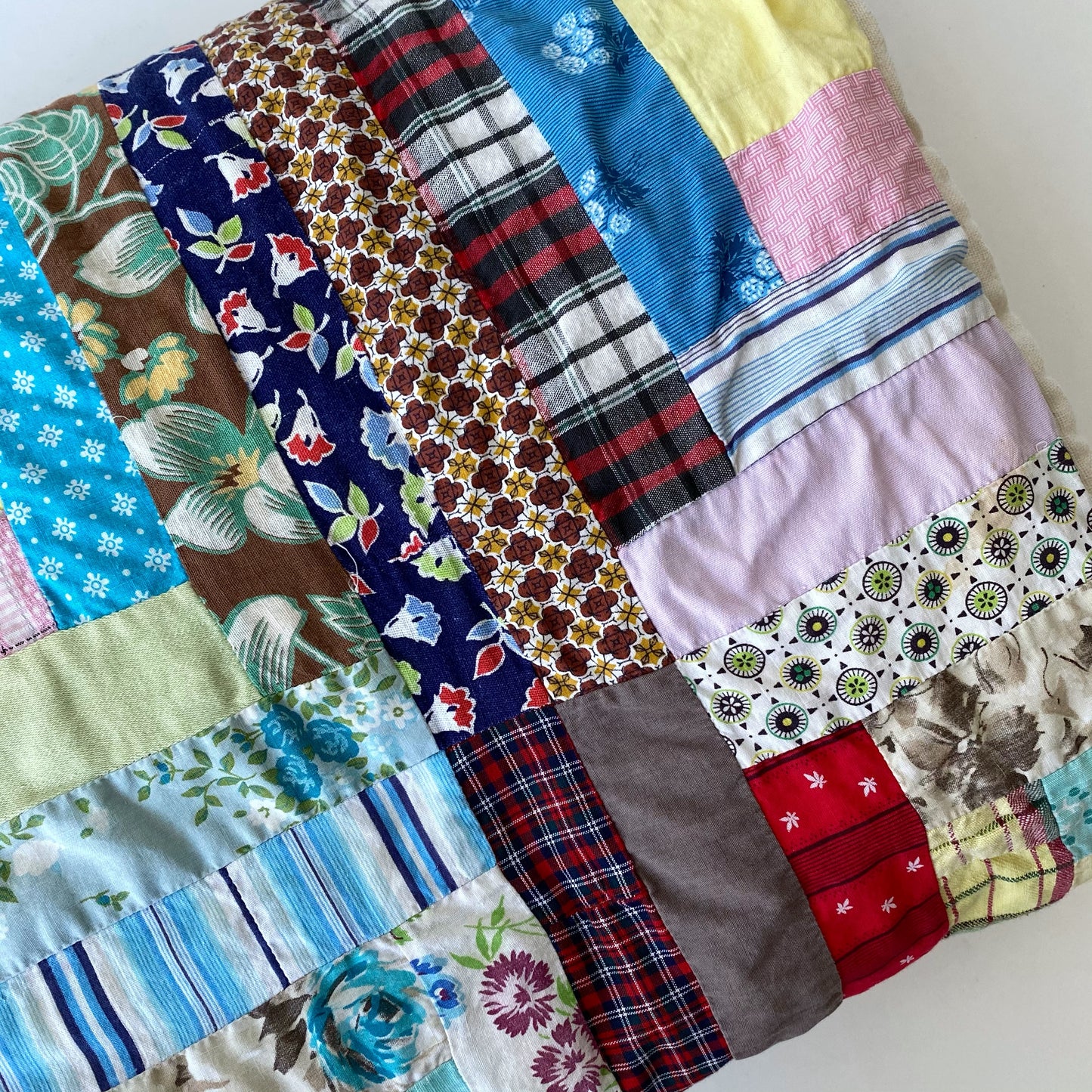 Vintage Log Cabin Quilt (73" x 84")