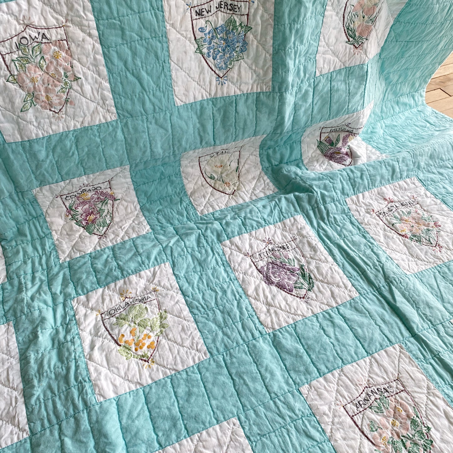 Vintage 48-State Flower Quilt (87" x 72")