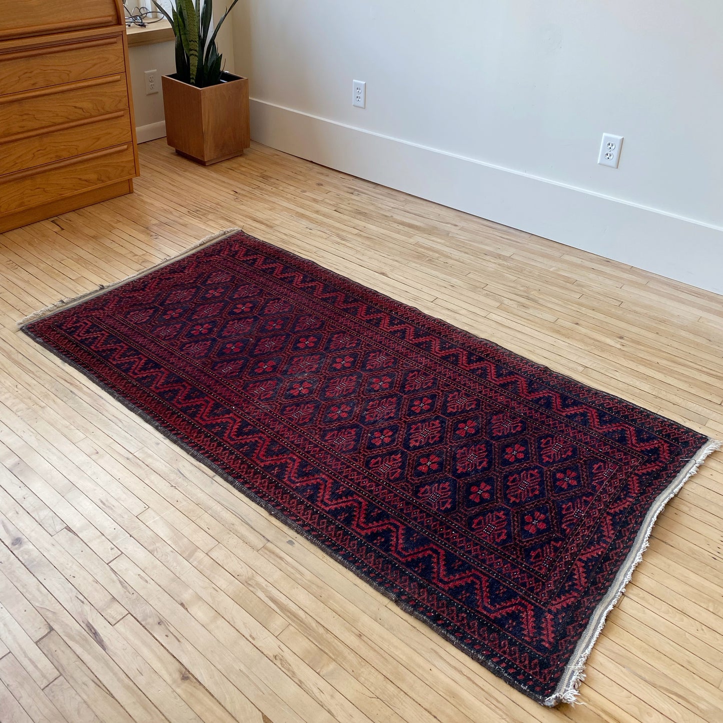 TEGAN Vintage Hand-knotted Oriental Wool Rug (3' 1.5" x 6' 4")
