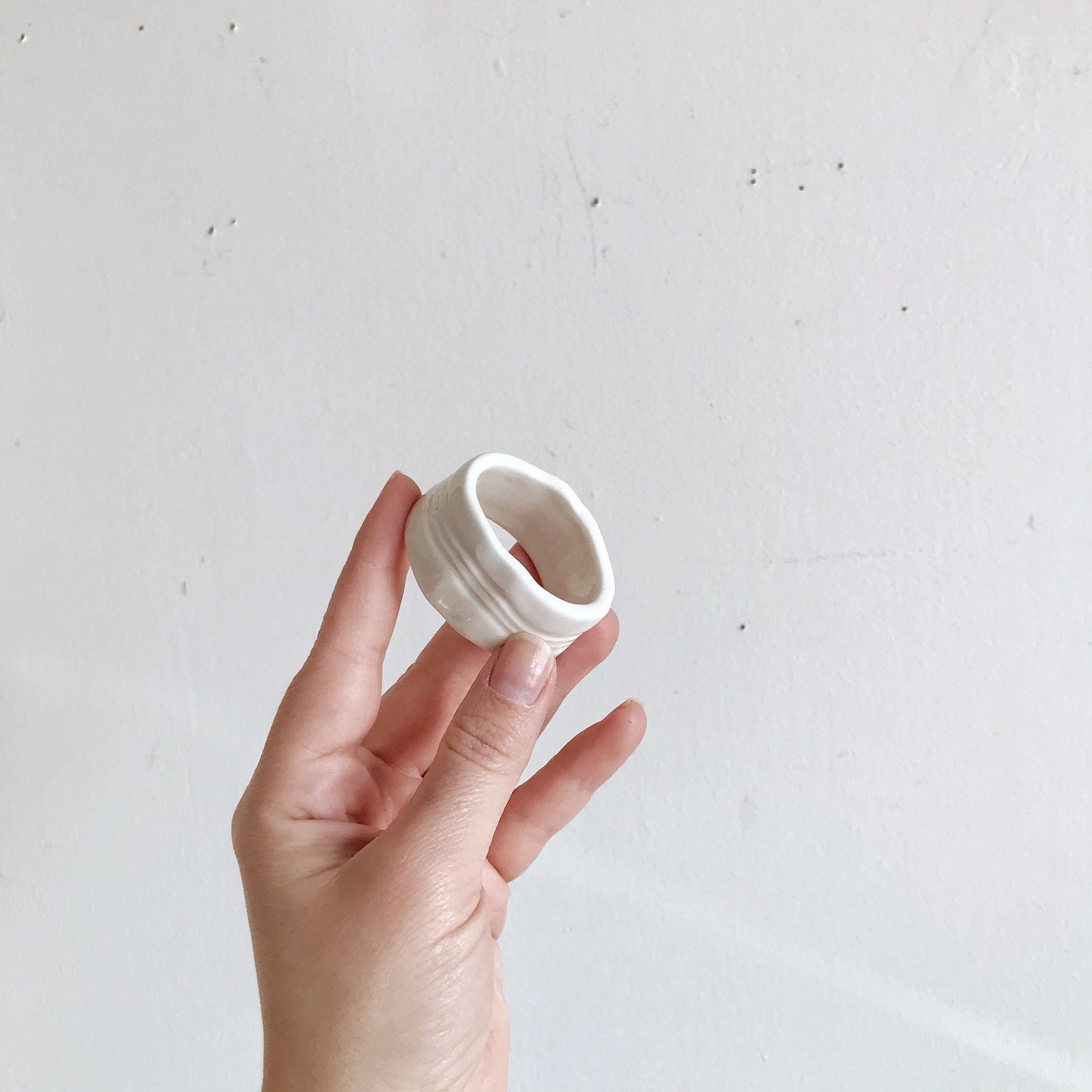 Set of 6 White Ceramic Napkin Rings