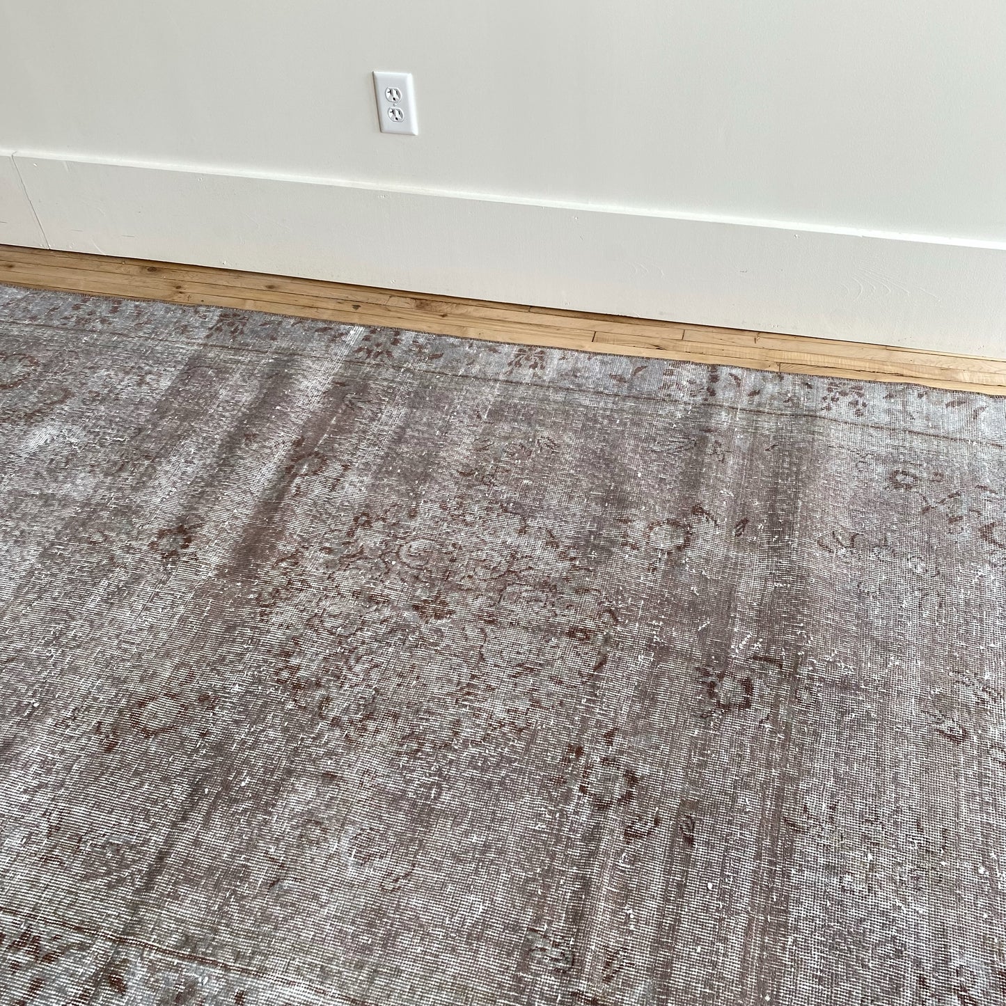 JOSEPHINE : Hand-knotted Wool Area Rug (4.8 X 8.6)