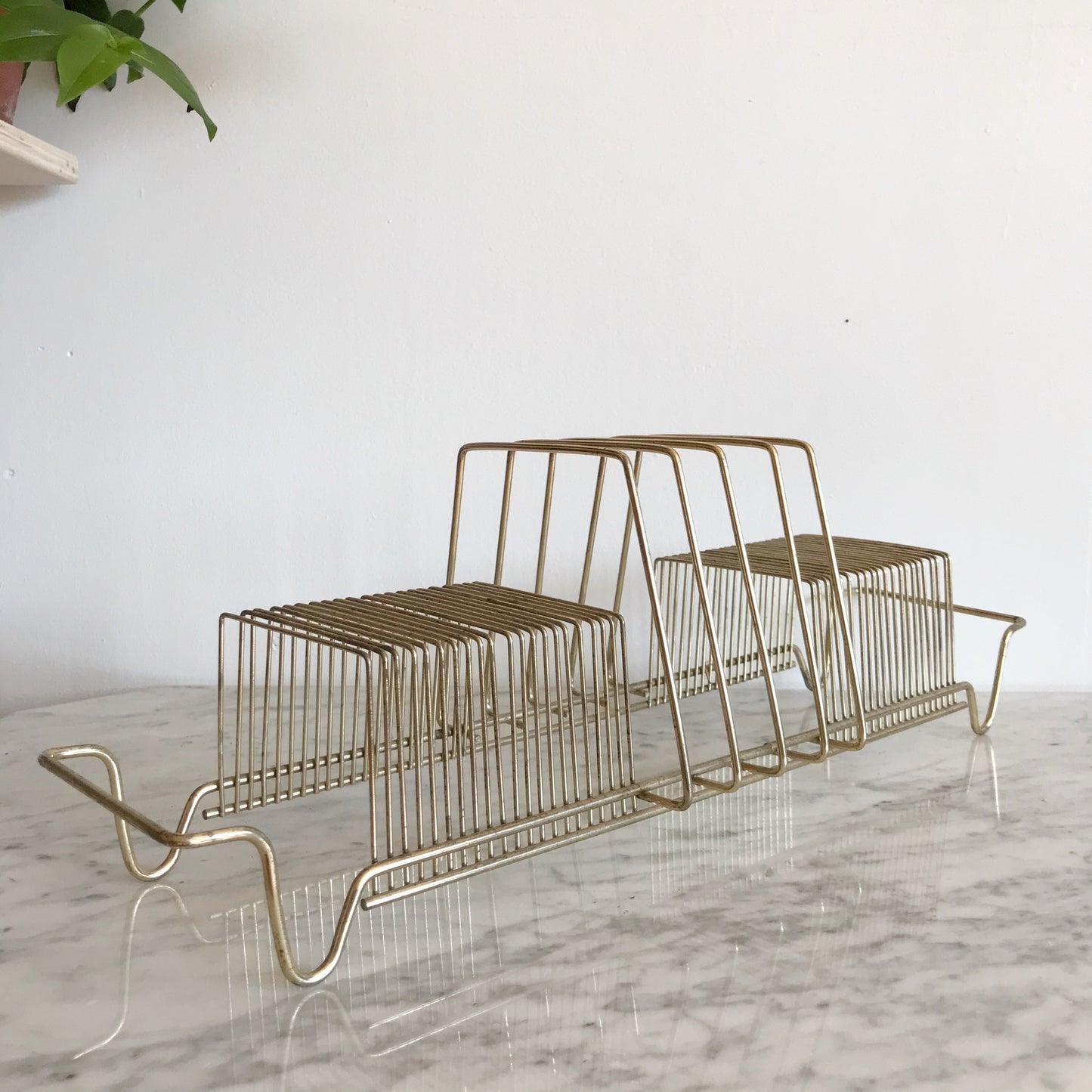 Vintage Gold Wire Album Holder